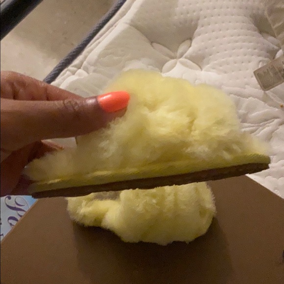 Baby Ugg slippers - Picture 2 of 6